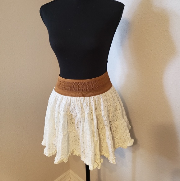 Juniors Summer White Knit Mini Skirt - Picture 2 of 8